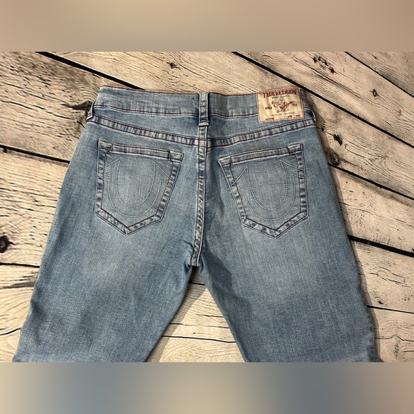 True Religion Geno Relaxed Slim Jeans in Blue with Red Stitching - Picture 7 of 7